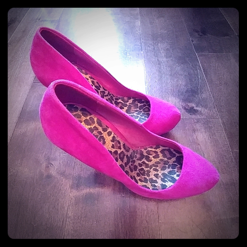 High heel shoes bright pink